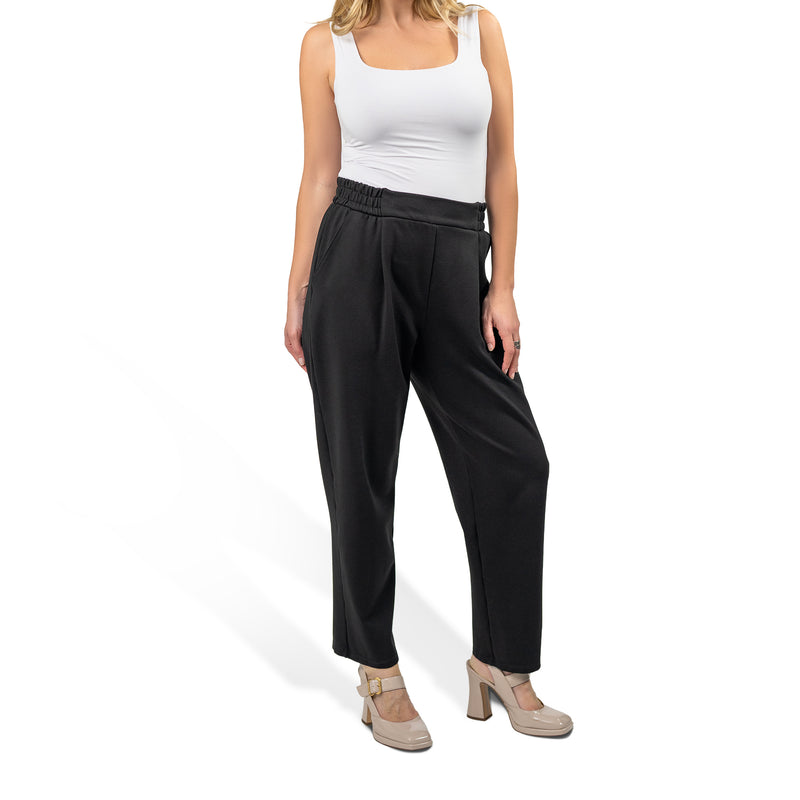 woman wearing murjer brooklyn  shapewear tapered pants in black color with built-in tummy control and better butt lifting technology. front view