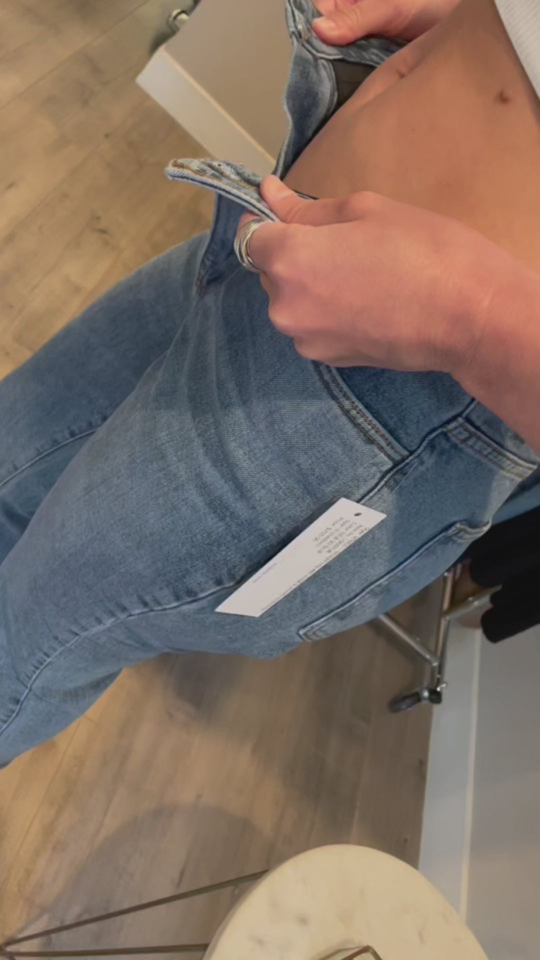 video that shows the tummy control smooth and sculpt featured in every pair of murjer pants